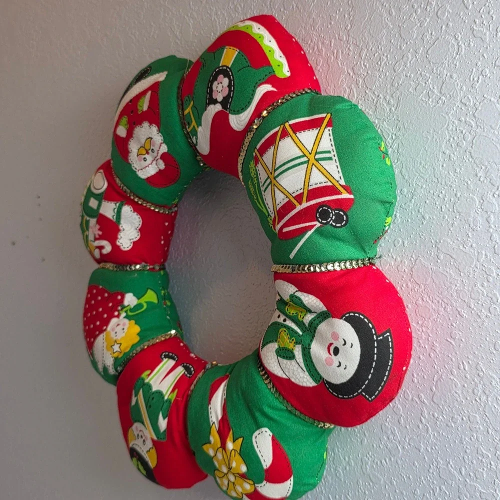 Vintage Handmade Stuffed Fabric Christmas Wreath Sequin Red Green Santa Snowman